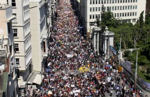 Protest przeciwko cenzurze internetu w Stambule