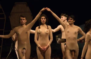 "Wulgarność i orgie" w spektaklu dyplomowym wrocławskich studentów