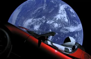 Tesla Roadster po raz pierwszy okrążyła Słońce.