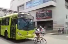 Autobus vs rowerzysta