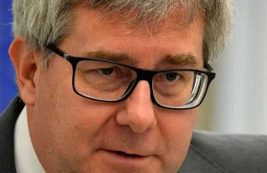 Ryszard Czarnecki donosi na Polskę? Państwo teoretyczne nadal w świetnej formie