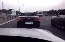 Wariaci Hondami S2000 na autostradzie w Niemczech