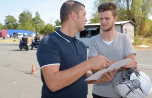 Prawo jazdy: Dlaczego tak trudno w Polsce zdać egzamin