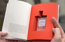 Perfumy o zapachu książki - popsikaj sobie czytnik