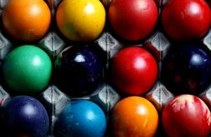 Jak naturalnie ufarbować jajka?