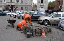"Dobra zmiana" w Kaliszu. Remontują chodniki i ulice na wizytę prezydenta Dudy