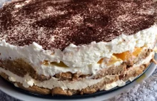 Tort tiramisu - pyszne ciasto tiramisu z brzoskwiniami