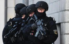 Niemiecka policja przeprowadziła brutalne naloty za posty krytykujące imigrantów