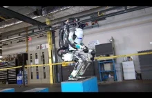 Boston Dynamics - Atlas skacze jak szalony!