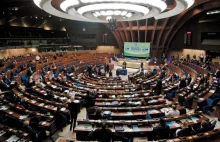 Parlament Europejski nagradza KOD. Farsa i tragikomedia?