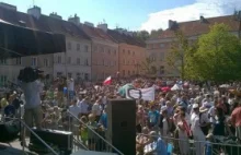 "Ręce precz od naszych dzieci". Tysiące ludzi przeciwko deprawacji w...