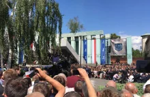 Byłem w tłumie na pl. Krasińskich. Przemówienie Trumpa wyglądało jak wiec PiS