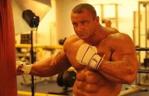 Pudzianowski zgadza się z Korwinem i krytykuje media