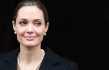 Rak piersi - wiele kobiet mylnie wzoruje się na A.Jolie i poddaje się "leczeniu"