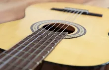 Jak nastroić gitarę akustyczną i elektryczną