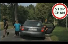 Małolaty w obstawie karła atakują kierowce