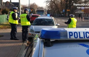 Potrącił na pasach babcię z wnuczkiem. Chłopiec ma obrażenia głowy