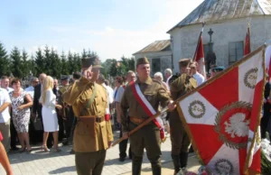 Żołnierze Wyklęci mają pomnik.„To symboliczna mogiła,miejsc pochówku nie znamy”