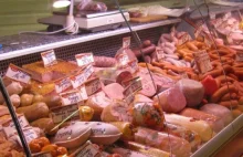Co Inspekcja Handlowa znalazła w mięsie i wędlinach? Alarmujący raport –