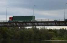 Zamknięty most nad Dunajcem pod Tarnowem