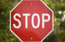 Dlaczego cykliści powinni móc przejechać powoli przez "stop", albo na czerwonym
