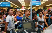 Wenezuela pogrąża się w chaosie. Prezerwatywy już kosztują tyle, co iPhone