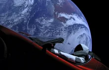 Tesla wystrzeliła w kosmos zamiast na drogi. Inwestorzy tracą cierpliwość