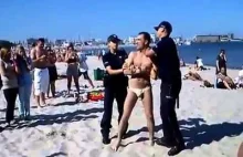 POLICJA na plaży - gawiedź folguje