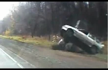 Kompilacja wypadkow z Rosji - Samochód przewrócił się