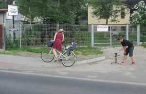 Bo urzędnik wie lepiej, krawężniki na drodze rowerowej nie mniej niż 4 cm