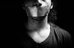 Cenzura gorsza niż w PRL - czyli jak dziennikarzom zamyka się usta w UK