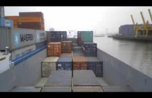 Transport kontenerów w porcie Rotterdam