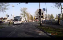 Autobus utknął na torach / Kołobrzeg