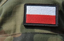 Trzej wysocy rangą żołnierze brutalnie pobili policjantów