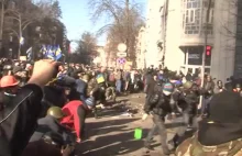 5 minut walk (z prawdziwą bronią po obydwu stronach!) na Ukrainie