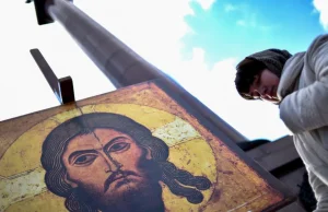 Rosja skazała internautę za udostępnianie karykatur Jezusa