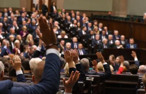 Posłowie PiS złożyli w Sejmie projekt noweli ws. zniesienia limitu...