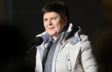 "Rz": Premier Beata Szydło lata do domu CASĄ