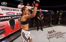 Cała walka: Joanna Jedrzejczyk - Jessica Penne w Berlinie.