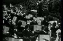 Genialny skrzypek roni łzy wzruszenia podczas wykonywania Koncertu Sibeliusa