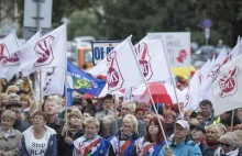 Nauczyciele wyszli na ulice przeciwko likwidacji gimnazjum