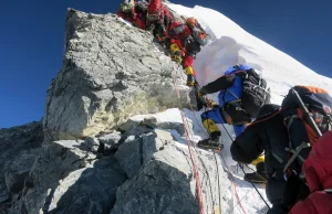 Co się dzieje z ludzkim ciałem w "Strefie Śmierci" na Mount Everest?