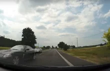 Kierowca przepięknego porsche wyraźnie przesadził. A za nim... [WIDEO