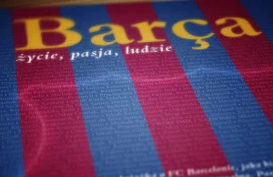 Fajna akcja dla fanów Barcy - imiona i nazwiska na okładce książki
