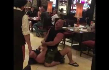 Były mistrz UFC obezwładnia pijanego agresora w restauracji
