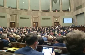 PiS pozbyło się kamer w Sejmie... ale tylko nad swoimi posłami !