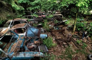 Chatillon Car Graveyard - Cmentarzysko samochodów