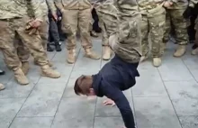 Duma! Polski gimnazjalista sprawnością zawstydził amerykańskich żołnierzy
