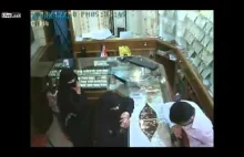 Dwie Muzułmanki i 6 letnie dziecko okradają sklep na 133 000 $ w minutę