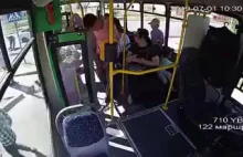 Mocno nieogarnięty kierowca autobusu